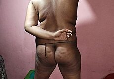 Tamil teacher presses boobs against boyfriend in amateur scene