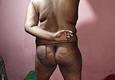 Tamil teacher presses boobs against boyfriend in amateur scene