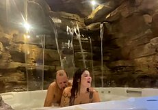 casal curtindo a lua de mel no motel esposa se acabando na pica