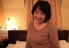 pregnant japanese milf in hotel room