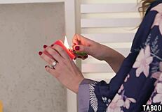 lesbiske koner scarlett alexis og anna claire clouds nyder en strapon