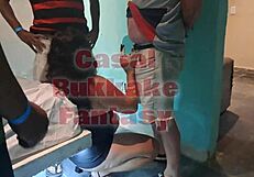 amigo chegou com pau sujo na noite das mães mandei ele lavar