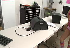 Lexi Belle tries the sybian, then gets railed by a big hard cock in anal fingering deepthroat doggystyle