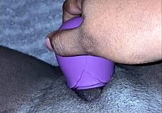 ebony bbw masturbates pussy and squirts in homemade video