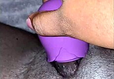 ebony bbw masturbates pussy and squirts in homemade video