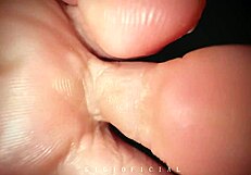 Teen Loses Virginity in Anal Fuck