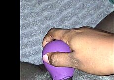 ebony bbw masturbates pussy and squirts in homemade video