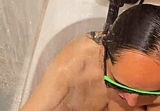 Hot Wife's Blowjob and Handjob in Bath!