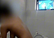 Pinay Girl Shower Show Sa Banyo Bago Magtrabaho.