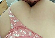 le chupo el culo a la flaquita del barrio?