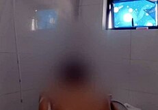 Pinay Girl Shower Show Sa Banyo Bago Magtrabaho.