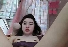 Amateur Girl Masturbates Horny And Alone!