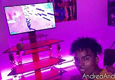 Stepsister seduces during Fortnite