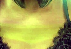 Fiquei com muito tesao na academia treinando que acabei indo pro banheiro manjar e gozar gostoso