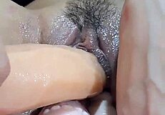 la coneja hace su primera triple penetracion con dildo sin limites cuando esta cachonda