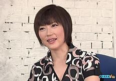 An amateur girl gets photographed naked, teased with toys until she orgasms