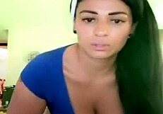 Colombiana Caliente Teases With Her Heat