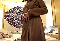 High-ranking kemomimi concafe girl in money troubles sex with fat customer