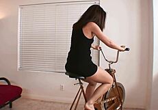 Maggie Matthews takes on Shorty Mac's fat black cock!