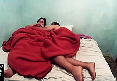 Llenando el culo de la gorda de cera y luego comiendole todo el coño fetiche de velas