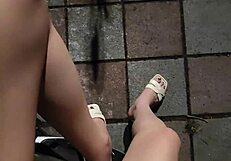 Ting Xuan reveals her butt outdoors, but watch what happens next