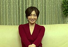 japanese babe's fast handjob leads to creampie