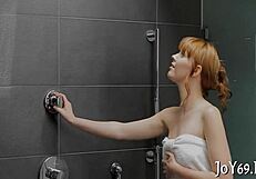 hottie achieves explosive orgasm from solo dildo play!