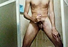 Taking a bath and masturbating so good!