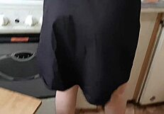 Girlfriend licks pussy while stepmom cooks dinner