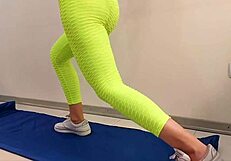 Hot Gymnast Girl Fucks Acrobatically with Anal and Pussy Licking!