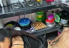 Me Follo A Mi Hermanastro Y Le Ordeño Su Grades Tetas