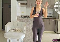 I Invite A Stranger Neighbor To My Apartment And End Up Sucking His Cock Until He Cums In My Mouth - Linzilyn