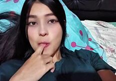 Jueputa enjoys toy sucking her pussy on xvideos red