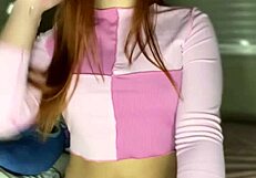 Ruiva sentando no pau preto