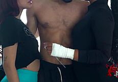 mujeres calientes chupan polla entrenador box