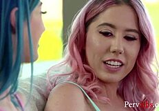 Teens Jewelz Blue And Paisley Bennett Fight Over One Cock.