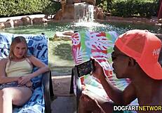 BBC 휴가: 리틀 18+ 님포 코코 러브락 즐겨