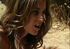 Ženske v črnem Volume 1 Scena 1 s klasičnimi kostumi