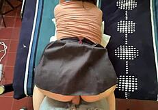 Colegiala amateur follada con falda y calcetines después de clase!