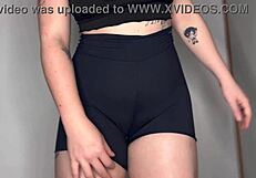 Hey, wanna see this juicy cameltoe fetish at the gym?