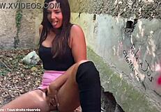 plan suce sauvage dans les d�combres avec 10 inconnus je finis d�goulinante de sperme partout