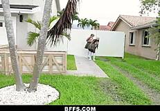 Blir polisslitsars tighta fittor hammrade i interracial trea?