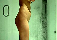 'Wow, Tuktukpatrol Tiny 18+ Asian Girl Gets Clean Before Sex!'