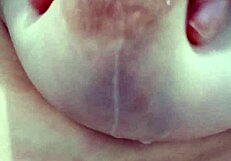 Milf Italiana Scarica La Tetta Dura E Piena Di Latte Caldo