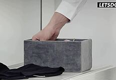 Lola Belluccijev fant strastno jebe njeno ritko v erotičnem spodnjem perilu s igračami in spermo na riti - Letsdoeit