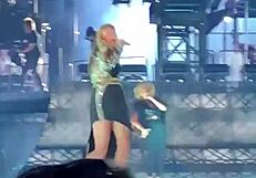 loira comendo o cuzinho de beyf�