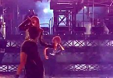 loira comendo o cuzinho de beyf�