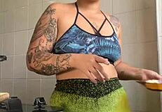 wife pretends to cook online but really flashes her pussy