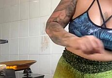 wife pretends to cook online but really flashes her pussy