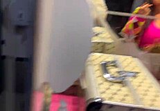 o bar com calcinhas penduradas no teto, ready for action?